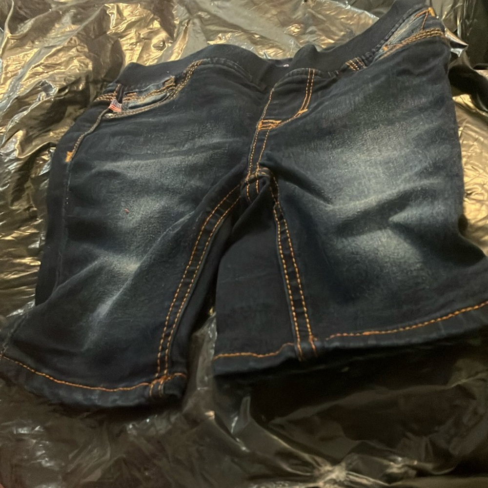 FINAL MARKDOWN Girls vigoss shorts 4t